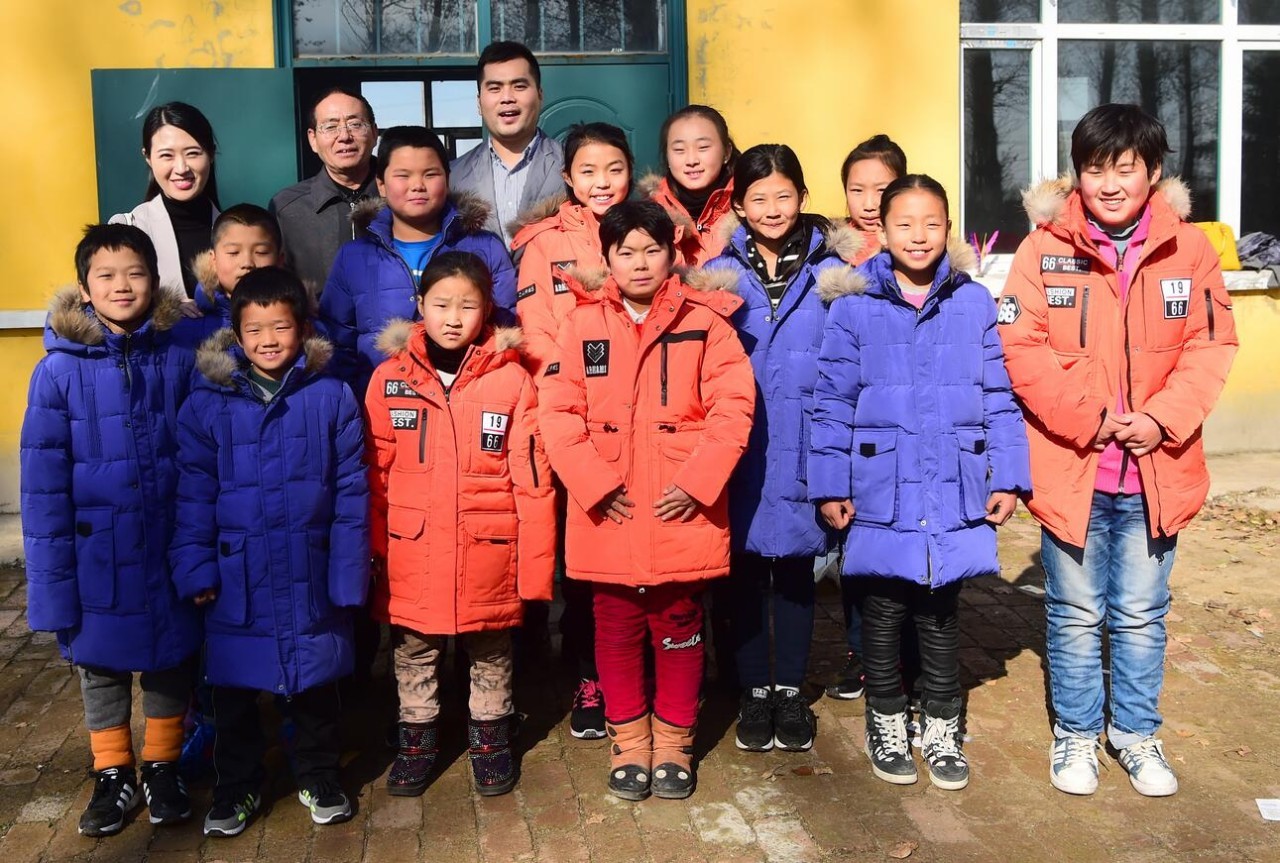 《小村里*旗国**下14张绽放的笑脸充满对知识的渴望》接续报道