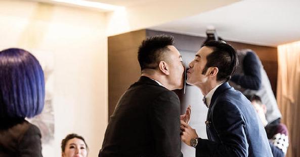 伴娘整蛊新郎的招数,婚礼小游戏整蛊新郎新婚夜