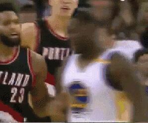 踢蛋踢丢了冠军，格林还死性不改？他可能真的只是控制不住自己