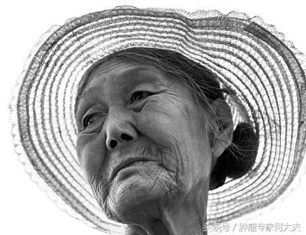 农村老人吃了吐，吐了再吃，坚持不了才就医，一查竟是胃癌晚期