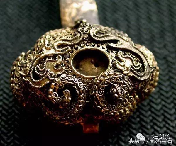 破损锆石怎么利用,戒指宝石破损怎么磨平