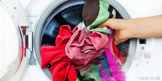 得了脚气需要忌口吗,得了脚气很烦人记住这两步帮到你