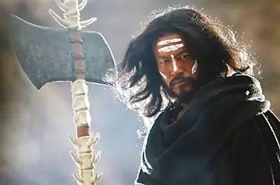 LV围巾霸屏时尚圈多年，是正品还是高仿就看它了！