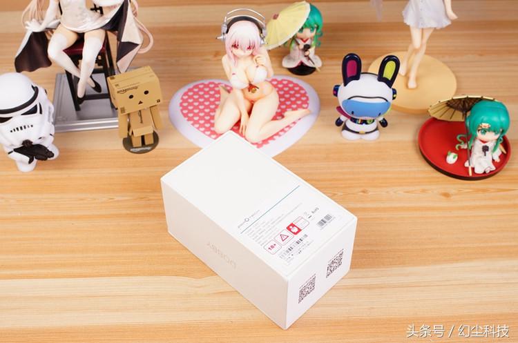 无人机可以放手上飞吗,无人机开箱视频100多块钱的无人机