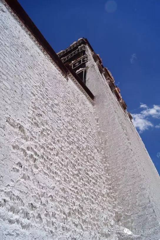 布达拉宫粉墙时间,布达拉宫一年一度的刷墙日