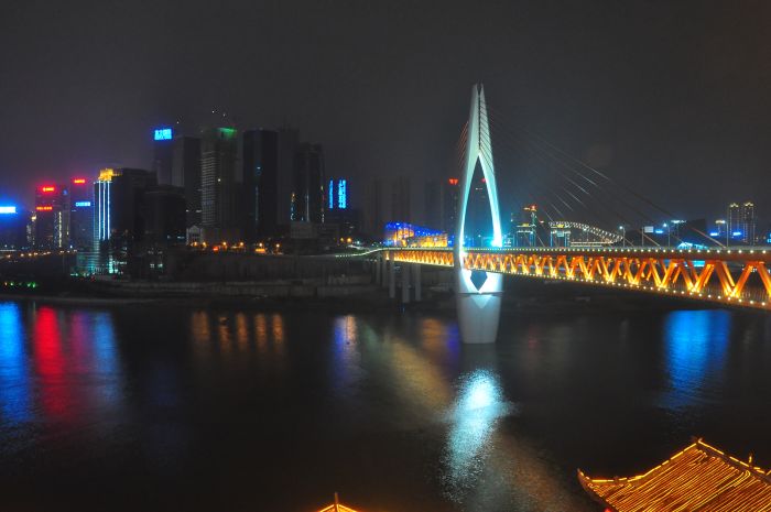 做房地产发朋友圈的文案,做房地产销售有前途吗2018