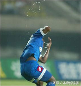 中超外援眼珠子被踢爆,中超外援眼球被踢爆