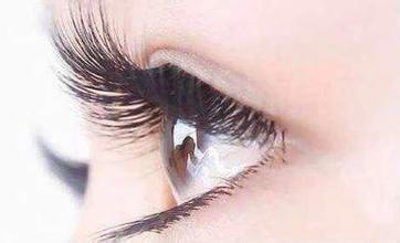 睫毛怎么夹翘卷,怎样能让睫毛翘起来的小窍门