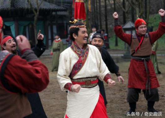 历史上最喜欢足球的五个皇帝，最后一个都把国家踢没了