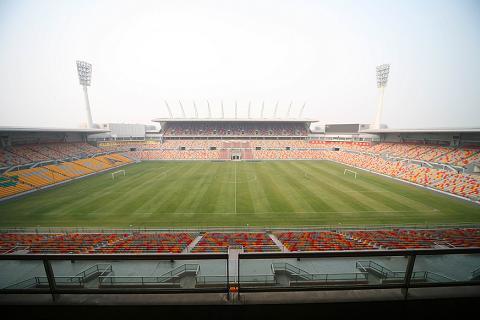 为什么中国专业球场少,为什么中国的专业球场容纳人数少