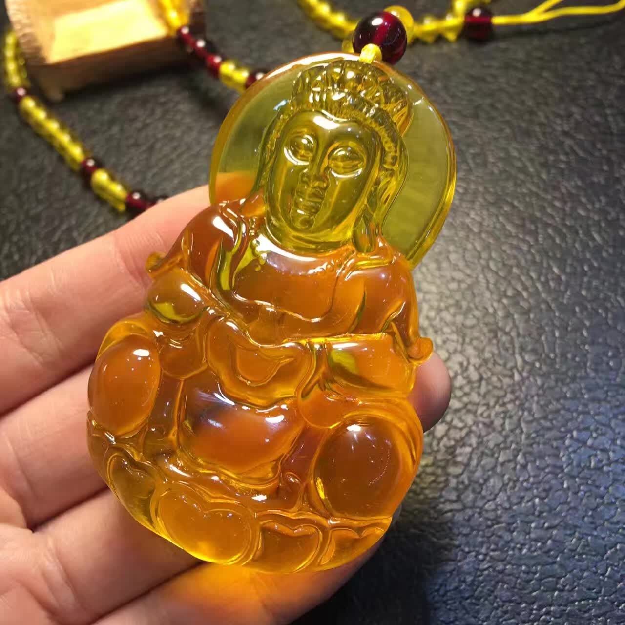 蜜蜡和千年琥珀有什么区别,琥珀蜜蜡究竟有什么区别