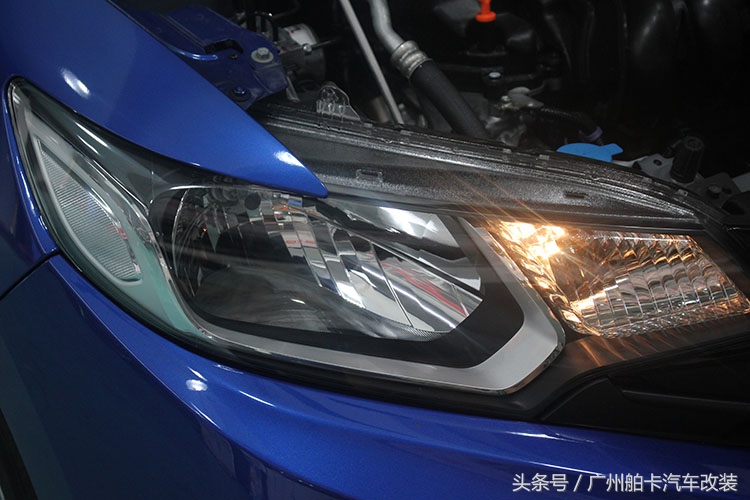 新飞度改装氙气大灯,新飞度改原厂led灯