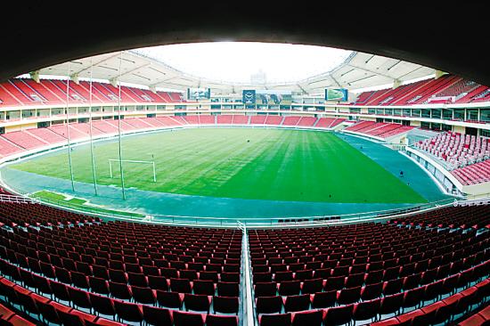 为什么中国专业球场少,为什么中国的专业球场容纳人数少