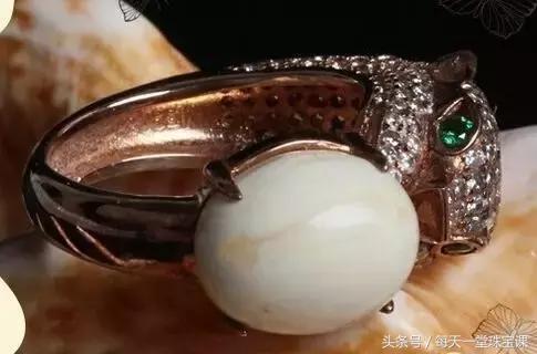 比鸡油黄好的蜜蜡,蜜蜡里面有棉絮值钱吗