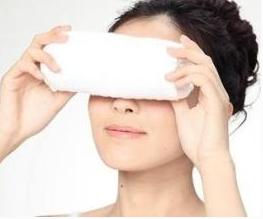 如何让眼睛变得清澈明亮有神动作,吃什么食物能让眼睛明亮有神