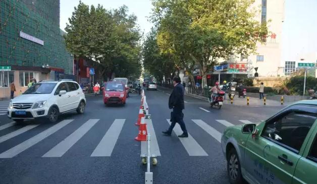 开车去中心医院停车位,开车去中心医院