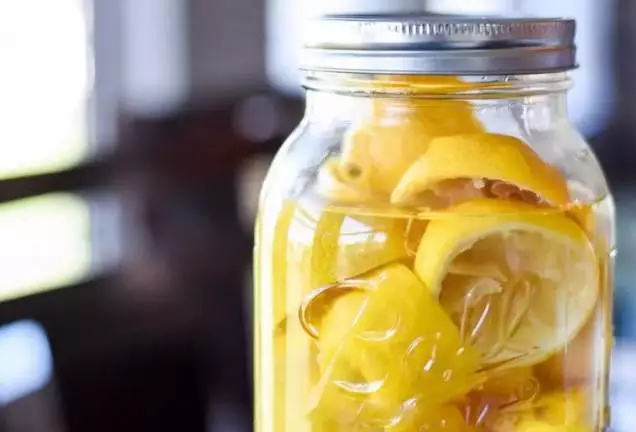 小妙招衣服染上笔墨怎么洗,用什么方法能把衣服上染的色洗掉