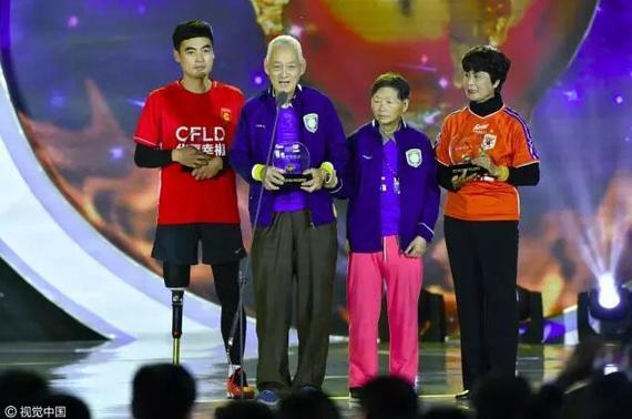 足球极其浪漫,足球也可以如此浪漫c罗