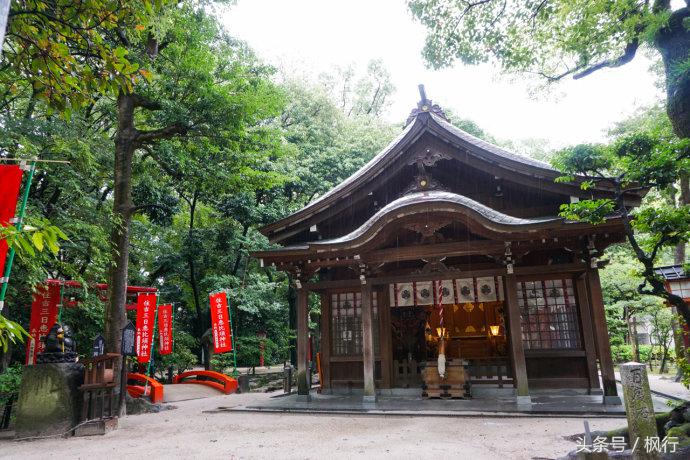 福冈神社在左购物在右,福冈的神社有哪几个