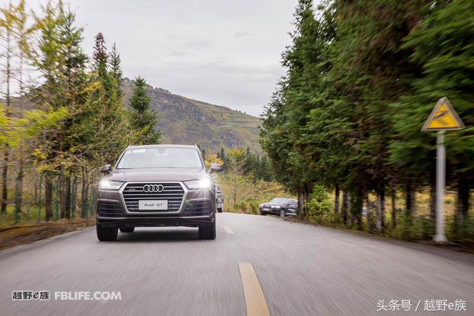 无畏前行与奥迪q7赴一场异域之约,奥迪q7开拓人生无畏前行