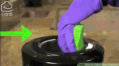家用台式饮水机清洗步骤,饮水机吸水管有绿色东西清洗妙招