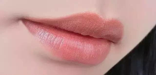 ysl口红1996方管圣诞款 (圣罗兰ysl方管星辰口红)