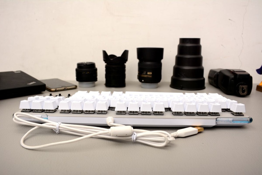 难得有个薄的机械键盘，颜值担当的达尔优EK815开箱