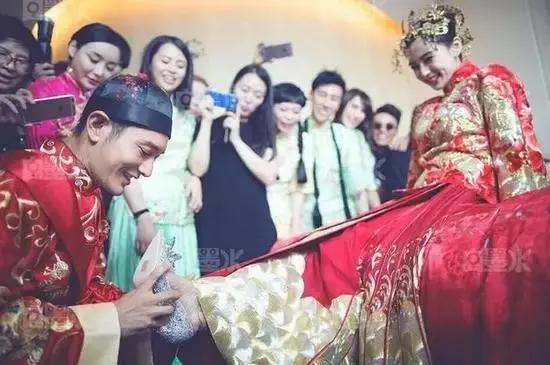 刘诗诗兰蔻口红,刘诗诗兰蔻小黑瓶