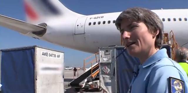 国外飞机上安检时丢失物品怎么办,坐飞机行李怎么放才不会被偷