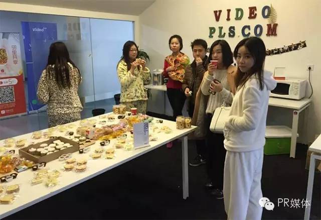 和公关总监“一起睡”的感觉，原来是这样的！