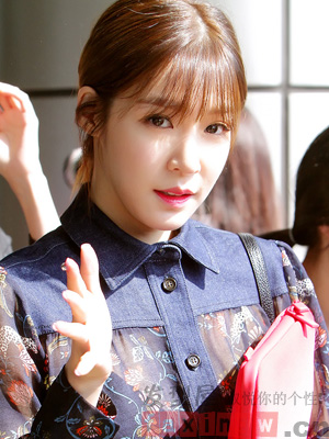 圆脸齐刘海女生适合的编发中长发,圆脸短卷发齐刘海怎么扎简单好看