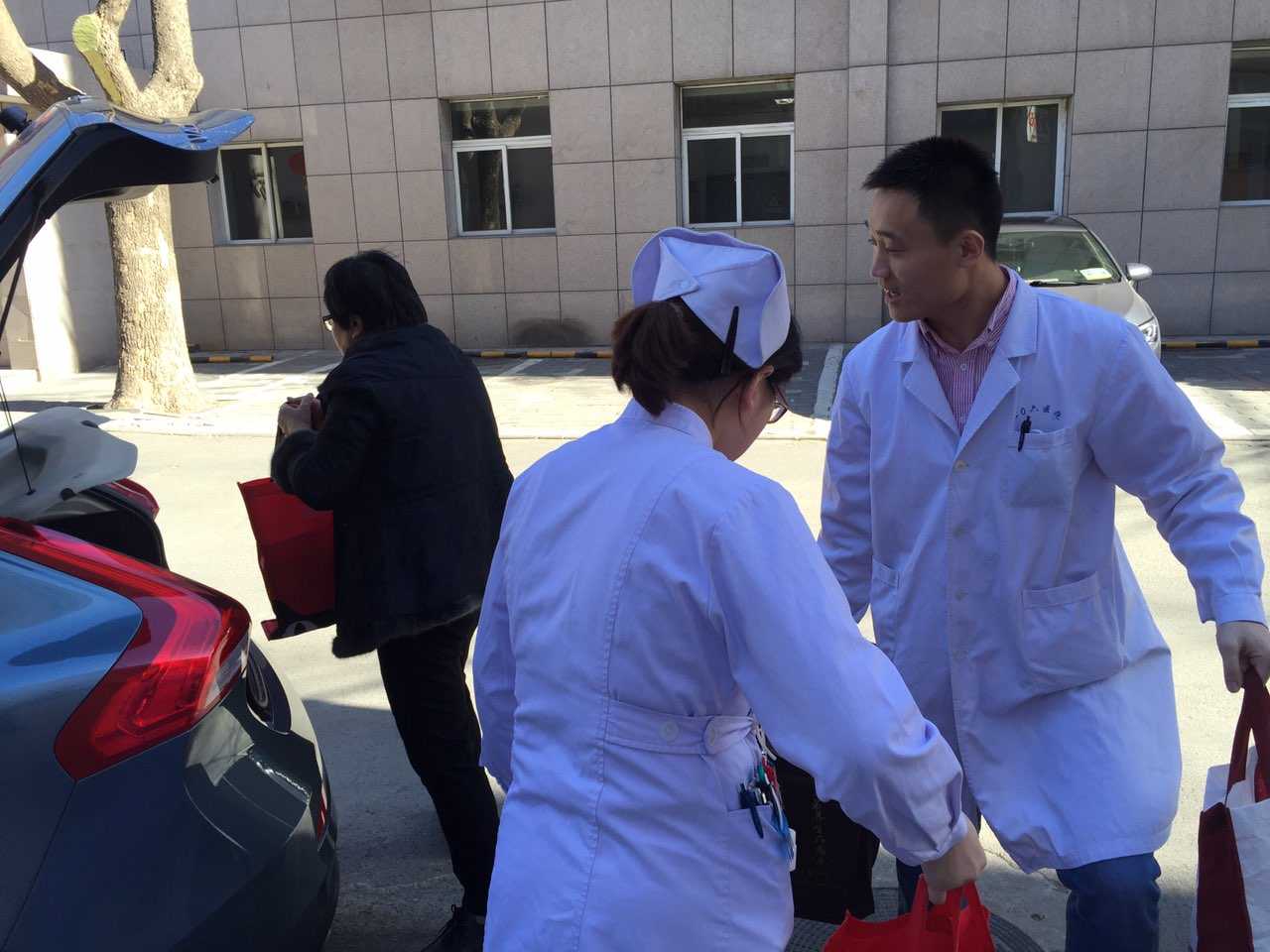 解放军306医院除夕之夜倒计时与正计时