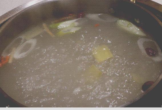 男朋友的怀抱也暖不过冬日里的这家驴肉火锅！