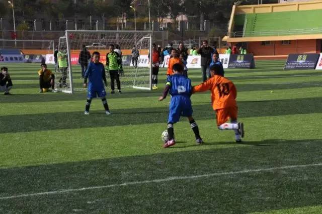 精彩的青少年足球比赛视频,厉害了参赛队伍高分拿下一等奖