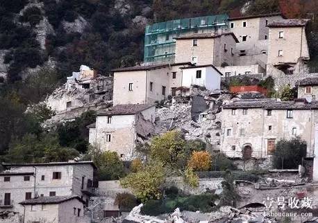 壹闻:地标里藏裸模 彩绘艺术家创人体新玩法