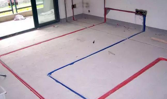 新房装修好墙面漏水,新房漏水墙面要不要处理