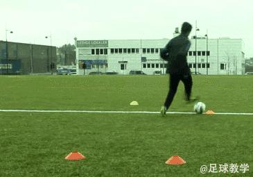 足球青训多种动作带球组合练习,足球如何训练变向运球