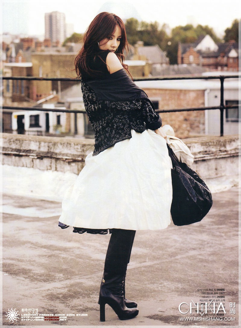 刘亦菲的气质穿搭靠的是肤色,刘亦菲比较适合的穿衣风格