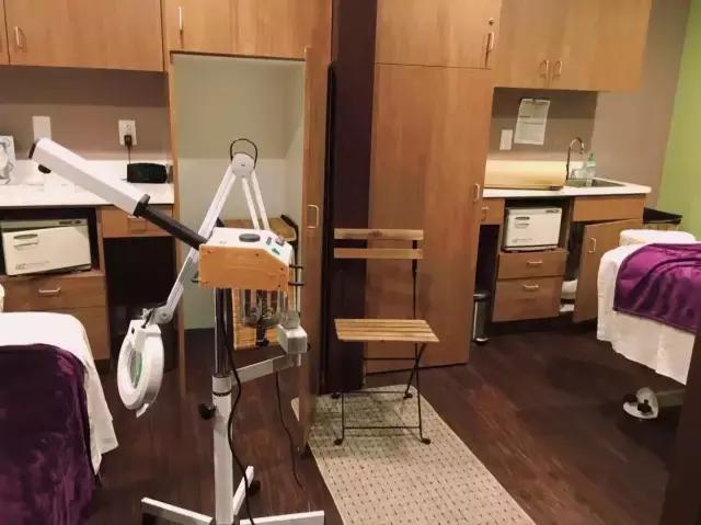 这家“快餐式”按摩连锁年营收竟达100亿!究竟靠什么?