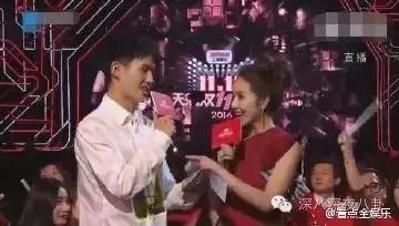 侯佩岑口误错将张艺兴喊成宋艺兴 (张艺兴表姐侯佩岑)