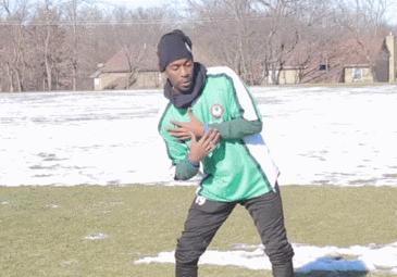 足球各种运球技巧,踢足球运球基础教学