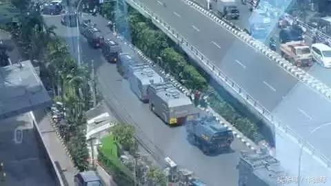 刚刚，印尼*行游**演变成骚乱，华人千万要小心了！