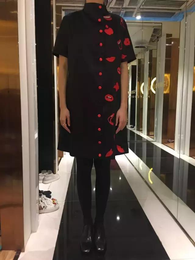 探店衣服咖啡店,探店时装店