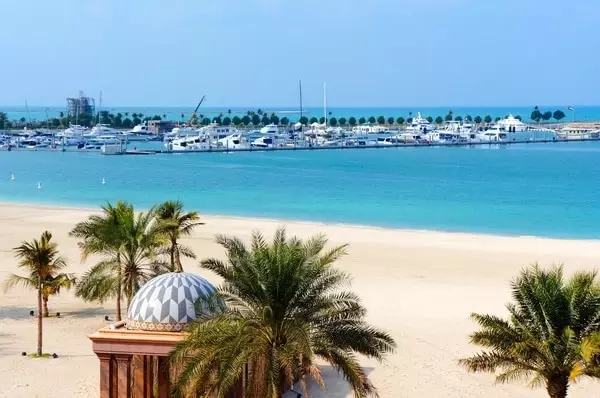 比迪拜富有的阿布扎比,阿布扎比跟迪拜哪个富有