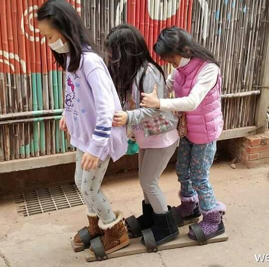 灏弒绌夸簡20骞寸殑琛ｆ湇,灏弒绌跨殑瑁ゅ瓙