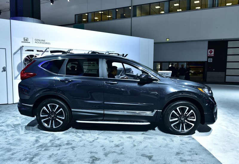 全新一代CR-V发布，搭载1.5T涡轮增压发动机，前脸全变样