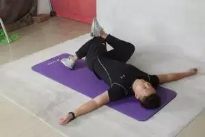 练一练,远离腰痛(腰椎锻炼手册)