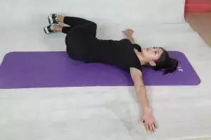 解决腰痛的腰椎锻炼方法,练一下腰椎的操