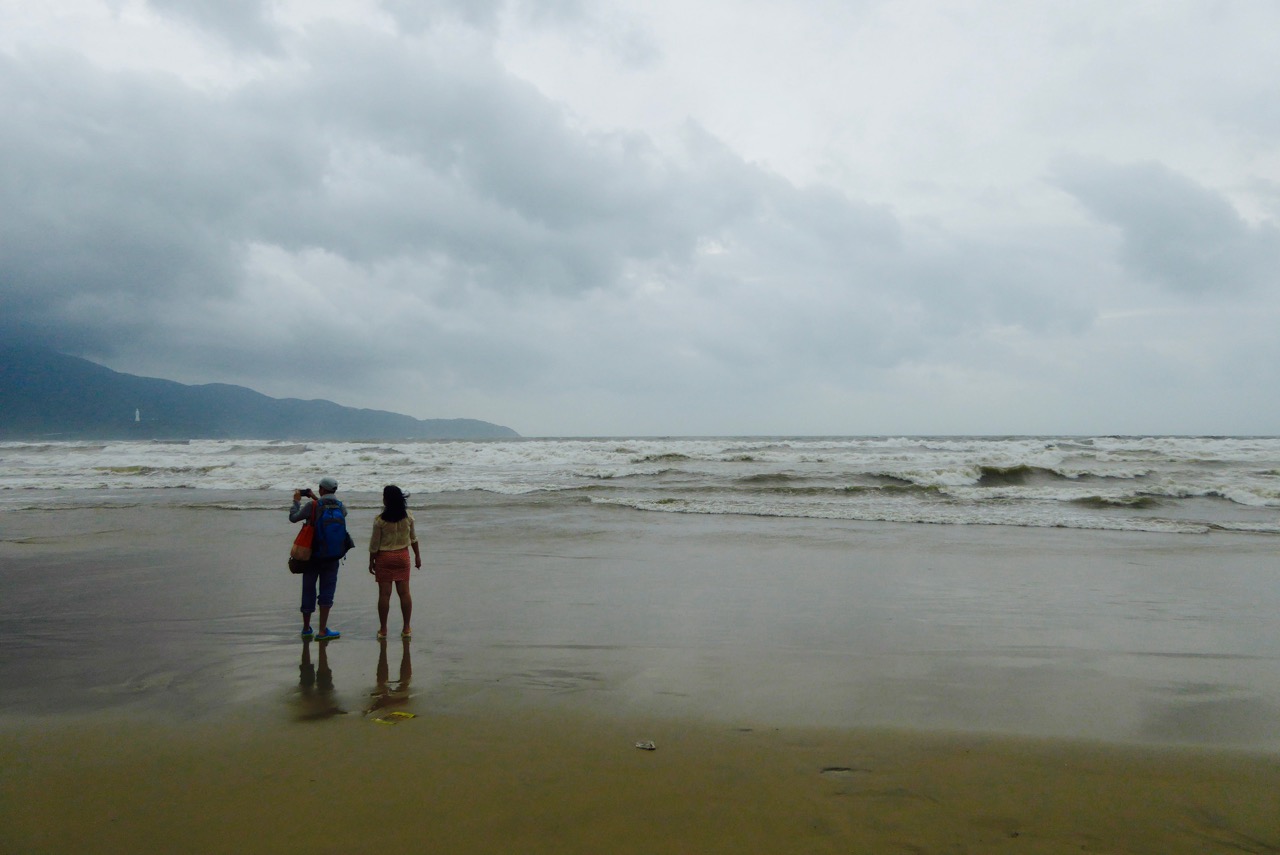 越南岘港,越南乌云密布暴雨