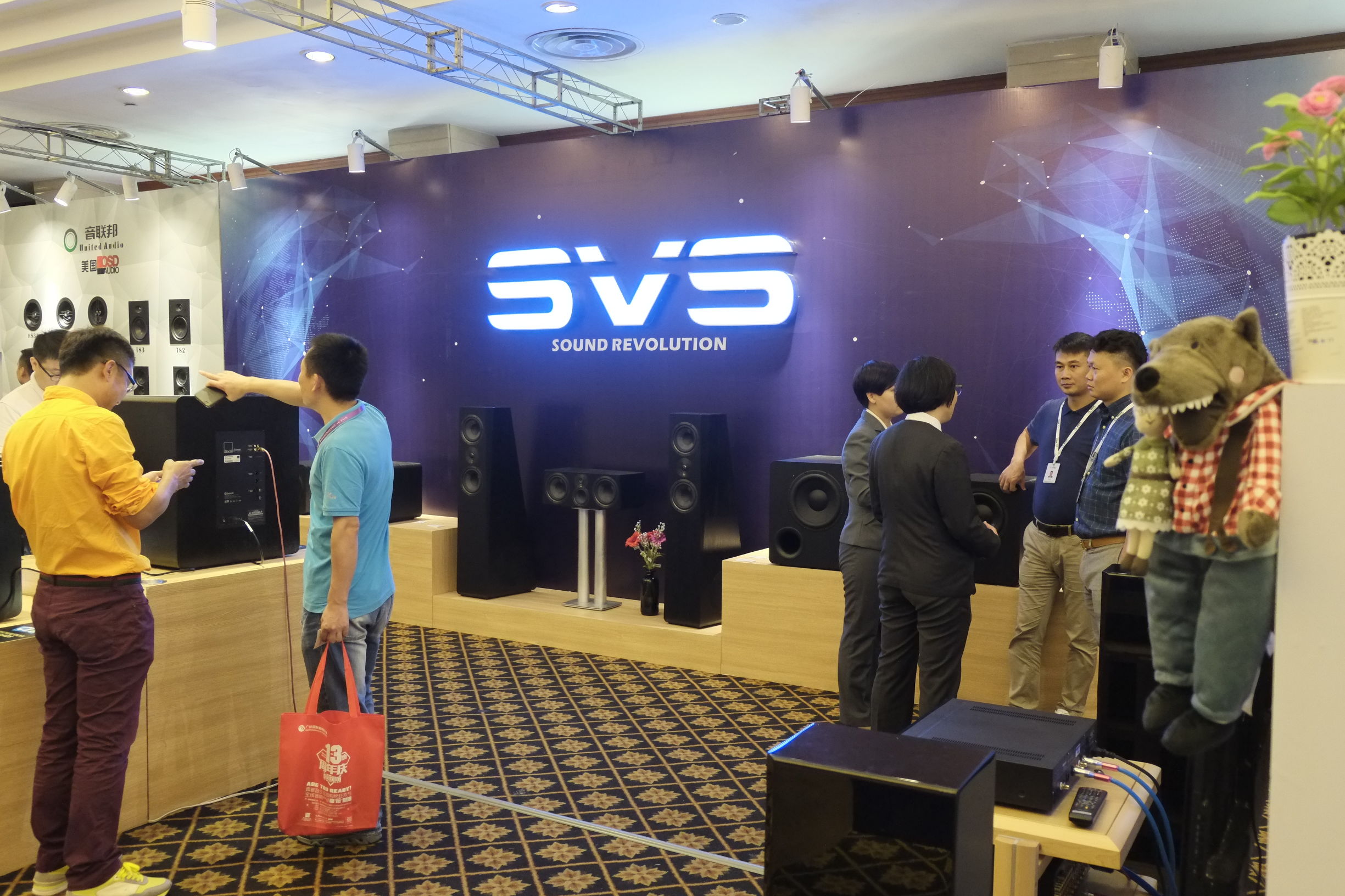 世界顶级音响博览会,世界顶级汽车音响展